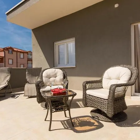 Family Friendly With A Swimming Pool - 20379 דירה *