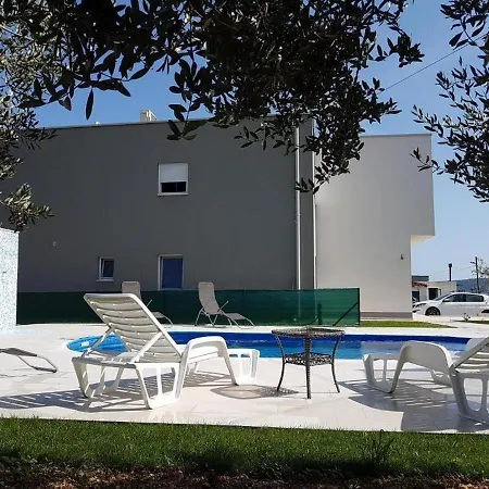 Family Friendly With A Swimming Pool - 20379 * Trogir