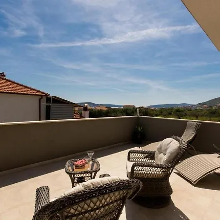 Lejlighed Family Friendly With A Swimming Pool - 20379